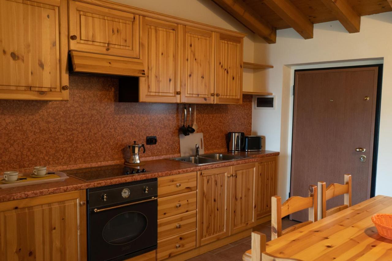 La Fiocchina - Magic Place - Apartments & Studios In Garda Lake - Countryside Farmhouse, Inside The Middle Of The Lake サロ エクステリア 写真