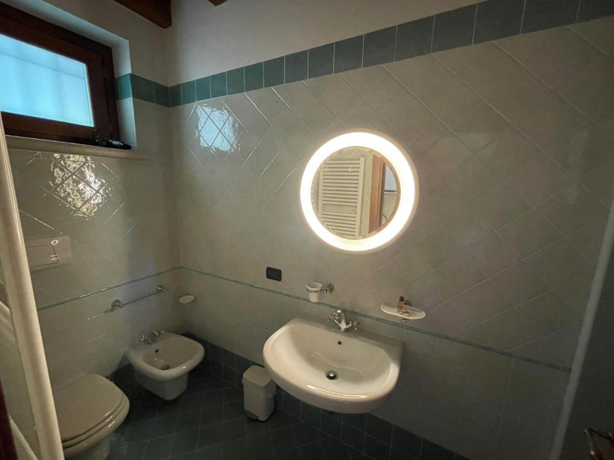 La Fiocchina - Magic Place - Apartments & Studios In Garda Lake - Countryside Farmhouse, Inside The Middle Of The Lake サロ エクステリア 写真