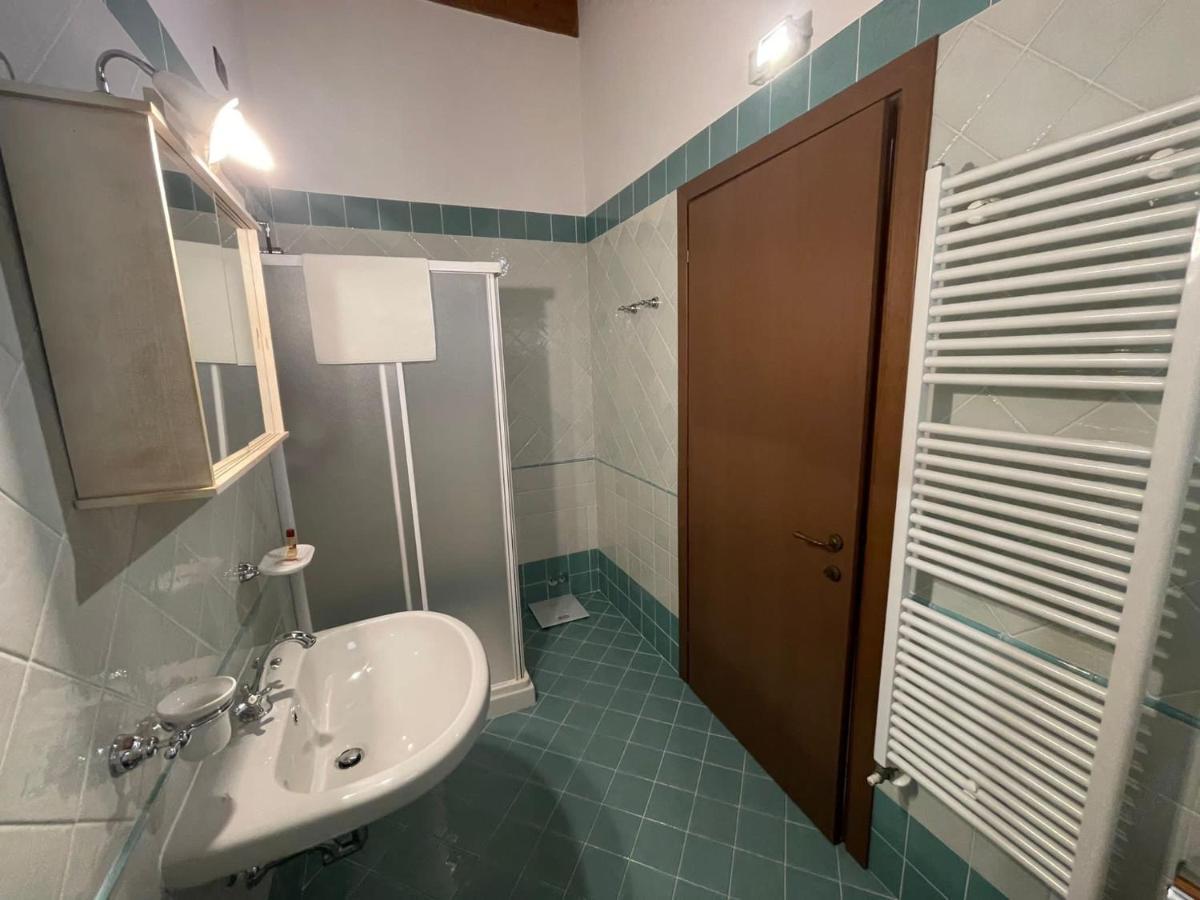 La Fiocchina - Magic Place - Apartments & Studios In Garda Lake - Countryside Farmhouse, Inside The Middle Of The Lake サロ エクステリア 写真