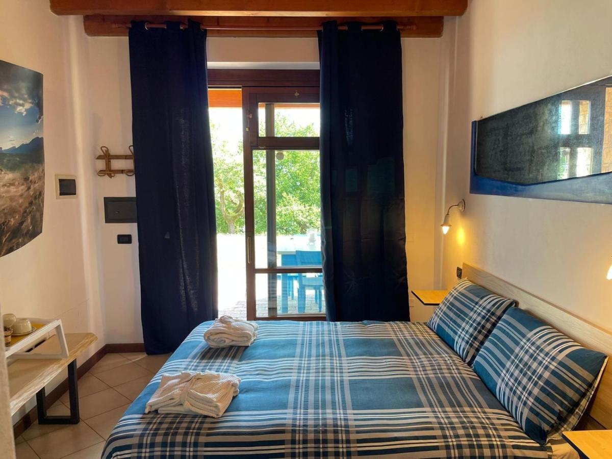 La Fiocchina - Magic Place - Apartments & Studios In Garda Lake - Countryside Farmhouse, Inside The Middle Of The Lake サロ エクステリア 写真