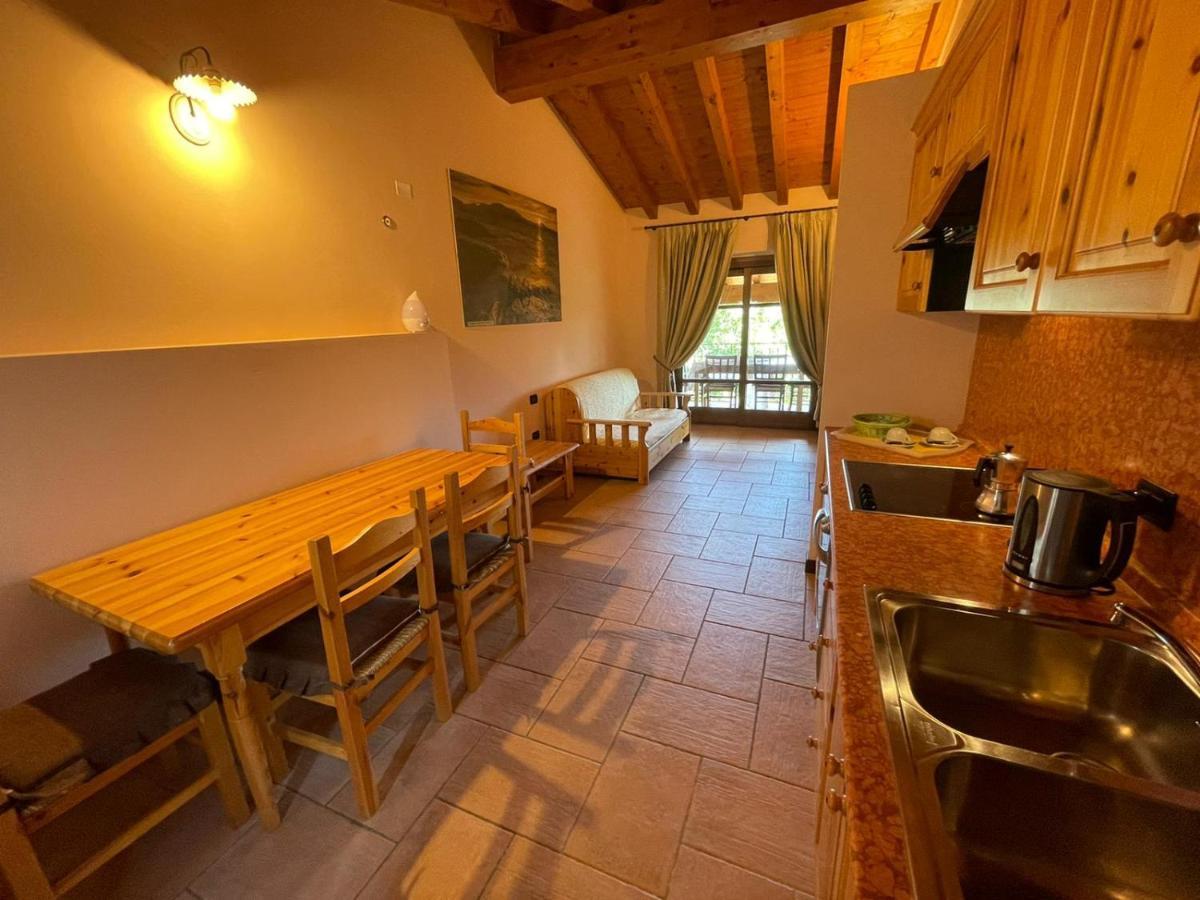 La Fiocchina - Magic Place - Apartments & Studios In Garda Lake - Countryside Farmhouse, Inside The Middle Of The Lake サロ エクステリア 写真