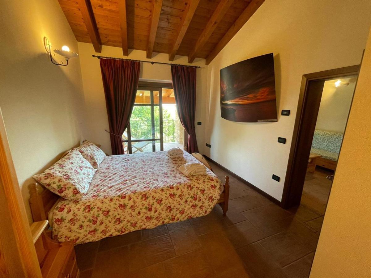 La Fiocchina - Magic Place - Apartments & Studios In Garda Lake - Countryside Farmhouse, Inside The Middle Of The Lake サロ エクステリア 写真