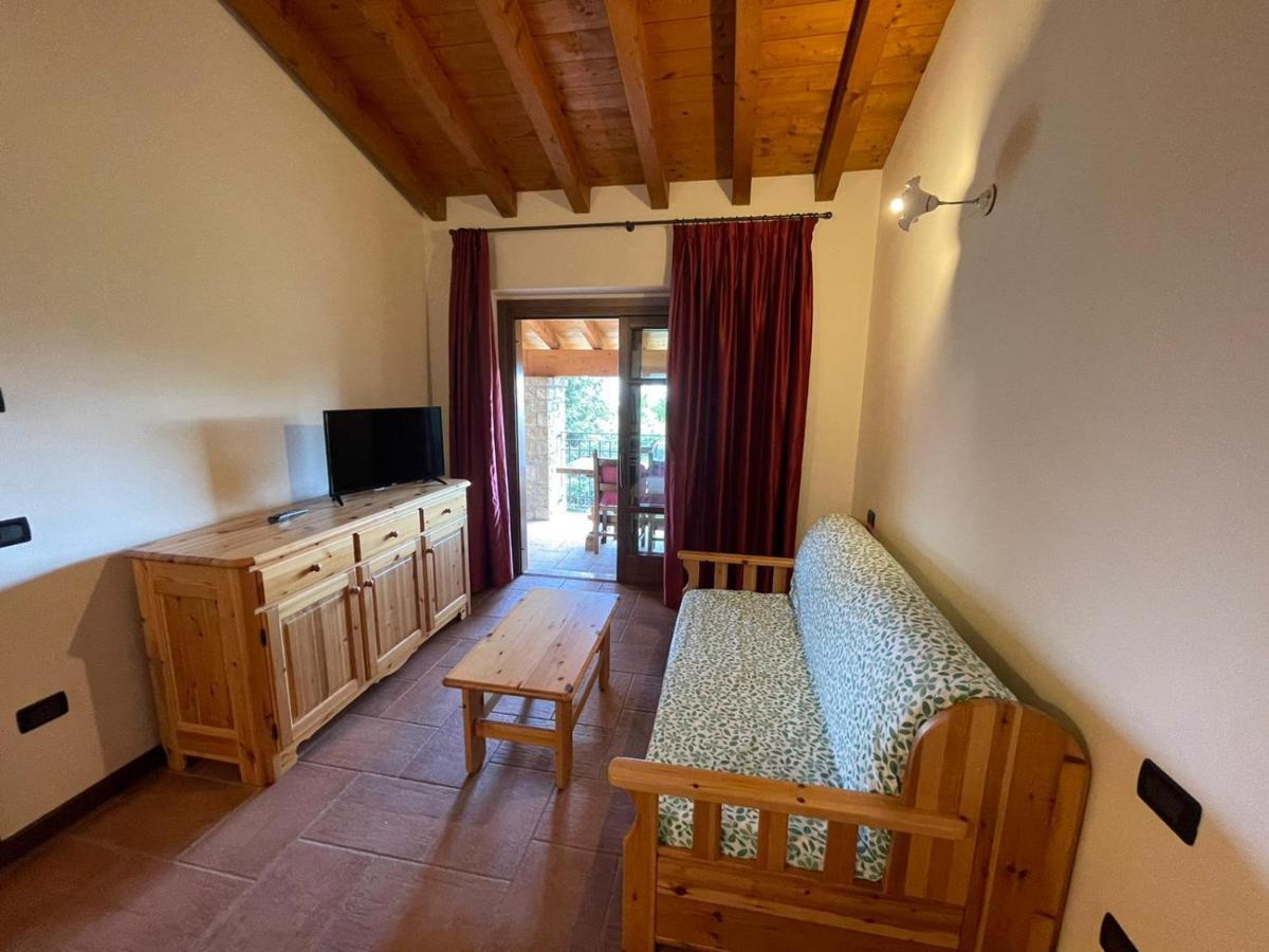 La Fiocchina - Magic Place - Apartments & Studios In Garda Lake - Countryside Farmhouse, Inside The Middle Of The Lake サロ エクステリア 写真